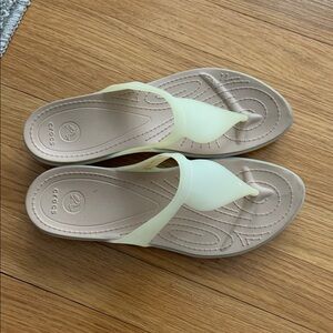 Crocs Rio Flip Flop Sandals—9